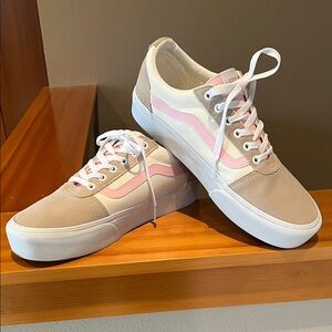 Vans Women's Sneakers in Pink and Tan